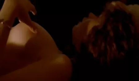 دختر شیطان با یک پیک دانلود بازی سکسی با کیفیت نیک از blowjob می دهد و از این واقعیت خجالت نمی کشد