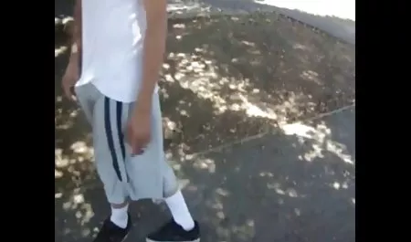 لاتینای جوان phallus بازی های سکسی دانلود Pov را می خورد