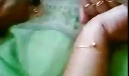 دمنده دانلود بازی های سکسی برای کامپیوتر های باتجربه در جوراب ساق بلند یک دیک بزرگ را با خامه شیرین چرب می کنند و ماهرانه آن را می مکند