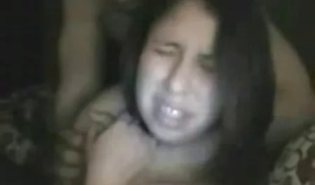 زن بالغ دانلود بازی های sex نشان می دهد که چگونه با مهارت خودارضایی می کند