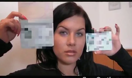 بانوی Busty جذابیت های خود دانلود بازی های سکسی برای pc را نشان می دهد